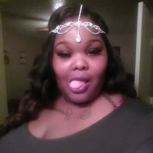 Meet your Posher, Fayqwana j - Picture 1 of 1